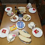 Pensionat Hostal Poncebos *