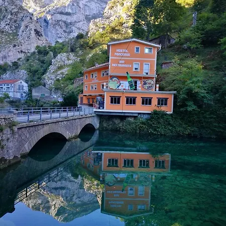 Hostal Poncebos