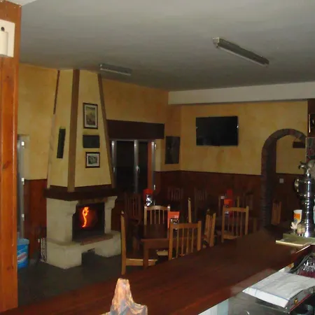 Hostal Poncebos ゲストハウス *